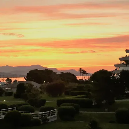 Apartment Climatise Avec Terrasse, Piscine Privee Et Acces Mer, - Fr-1-252a-38 Villeneuve-Loubet