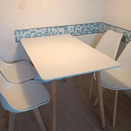 Climatise Avec Terrasse, Piscine Privee Et Acces Mer, - Fr-1-252a-38 Apartment